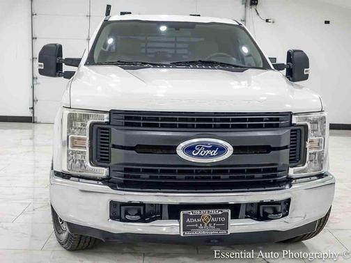 Oxford White 2018 Ford F-350 XL
