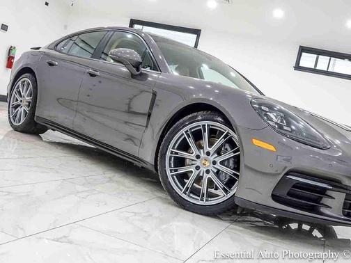 Volcano Grey Metallic 2018 Porsche Panamera 4