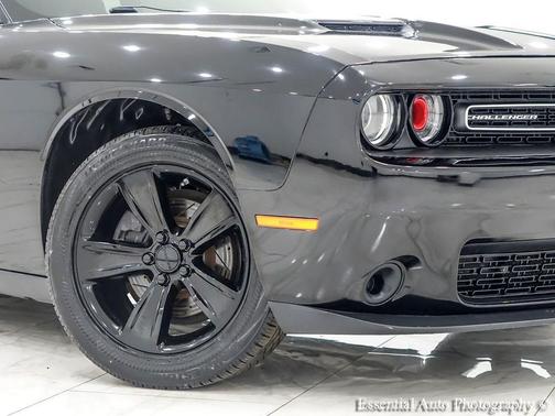 Pitch Black Clearcoat 2020 Dodge Challenger SXT
