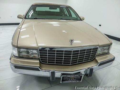 1996 Cadillac Fleetwood Standard