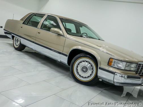 1996 Cadillac Fleetwood Standard