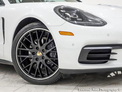 2018 Porsche Panamera 4