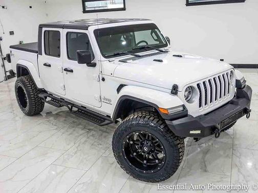 Bright White Clearcoat 2020 Jeep Gladiator Overland