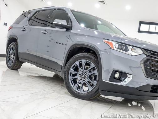 Satin Steel Metallic 2021 Chevrolet Traverse RS