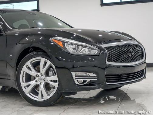 Black Obsidian 2016 INFINITI Q70 3.7X