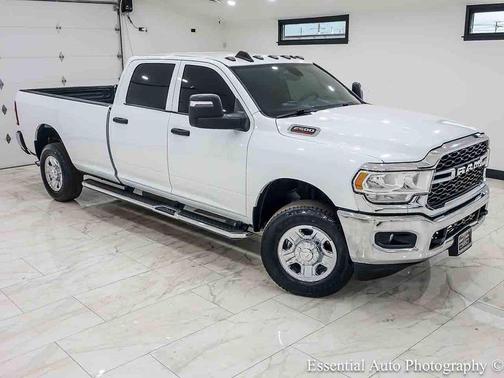 Bright White Clearcoat 2024 RAM 2500 Tradesman Crew Cab 4x4 8' Box