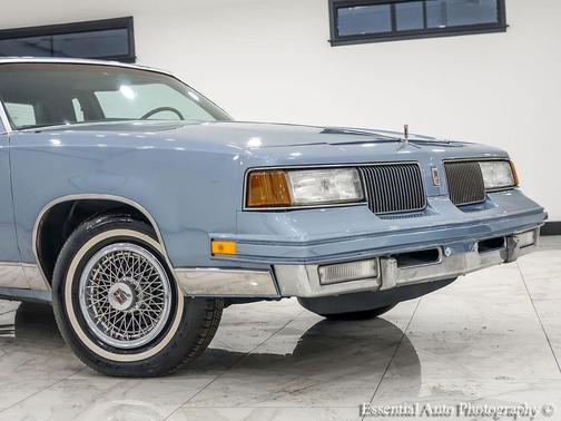 1987 Oldsmobile Cutlass Supreme Base