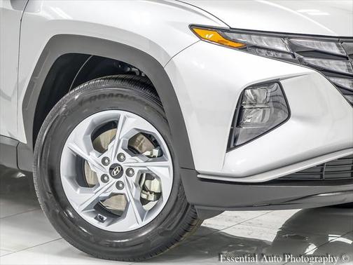 2023 Hyundai TUCSON SE
