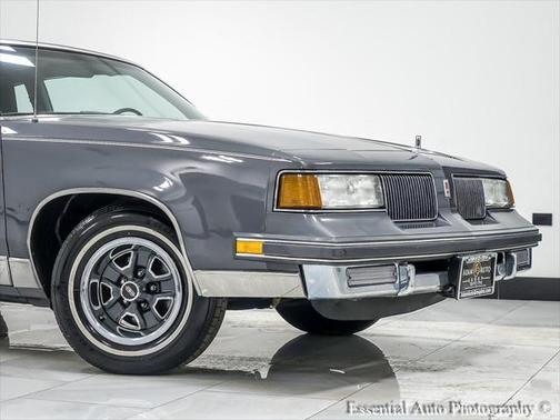 1987 Oldsmobile Cutlass Supreme Base