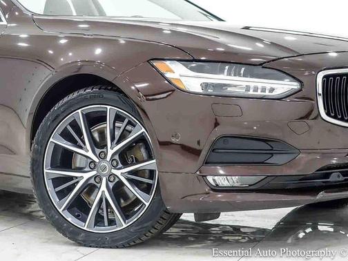 Maple Brown Metallic 2018 Volvo S90 T6 Momentum