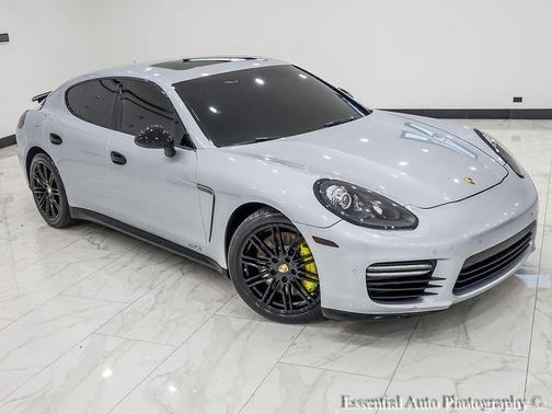 2016 Porsche Panamera GTS