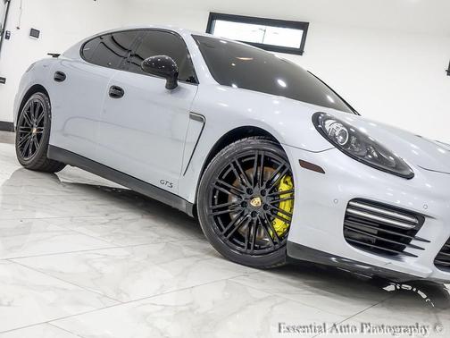 2016 Porsche Panamera GTS