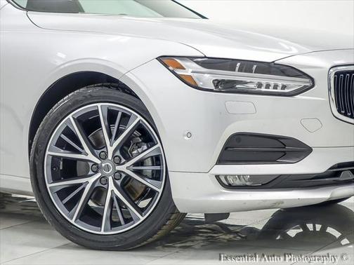 2018 Volvo S90 T5 Momentum