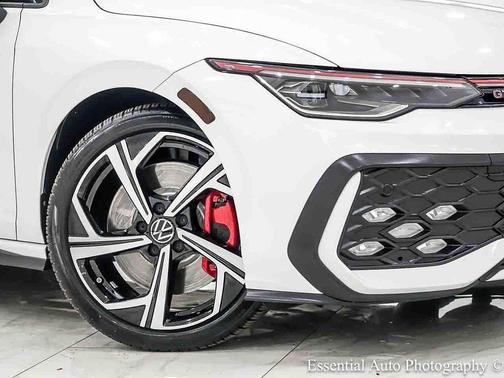 Opal White Pearl 2025 Volkswagen Golf GTI 2.0T SE DSG