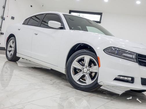 2016 Dodge Charger SXT