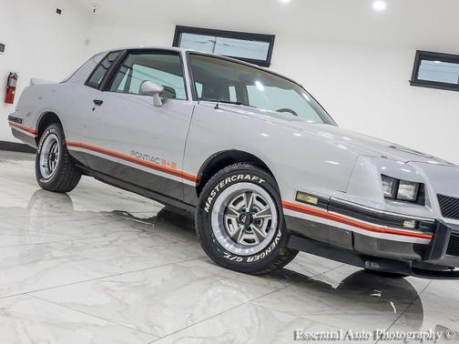 Silver 1986 Pontiac Grand Prix Base