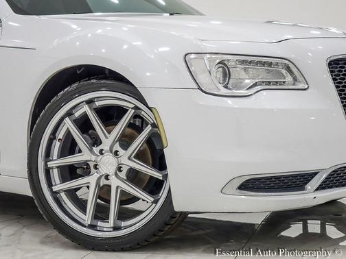 2015 Chrysler 300 Limited