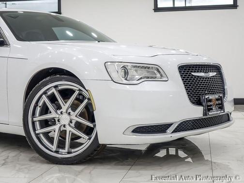2015 Chrysler 300 Limited