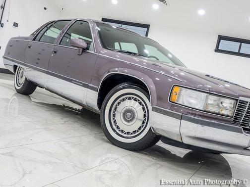 1994 Cadillac Fleetwood Standard