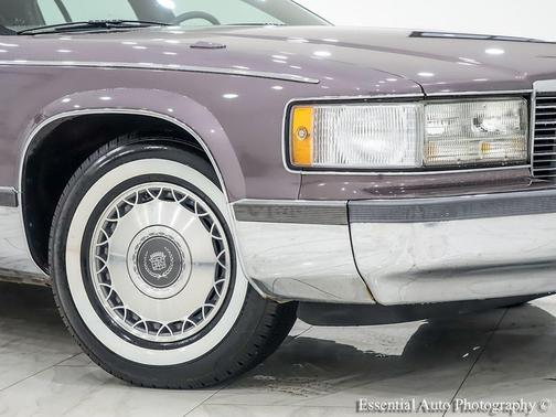 1994 Cadillac Fleetwood Standard