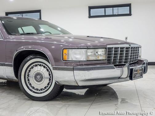 1994 Cadillac Fleetwood Standard