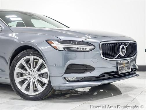 2018 Volvo S90 T6 Momentum