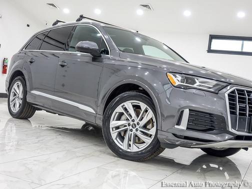Samurai Gray Metallic 2021 Audi Q7 45 Premium