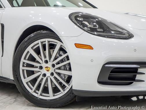 2018 Porsche Panamera 4