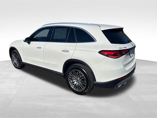 White 2025 Mercedes-Benz GLC 300 4MATIC