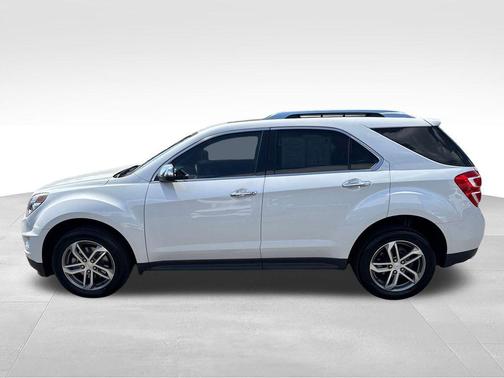 Iridescent Pearl Tricoat 2017 Chevrolet Equinox Premier