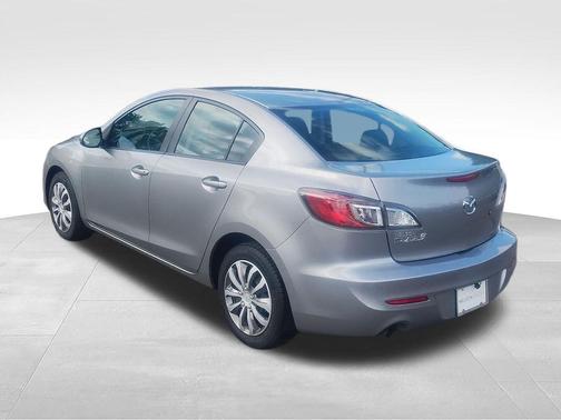 Liquid Silver Metallic 2013 Mazda Mazda3 i SV