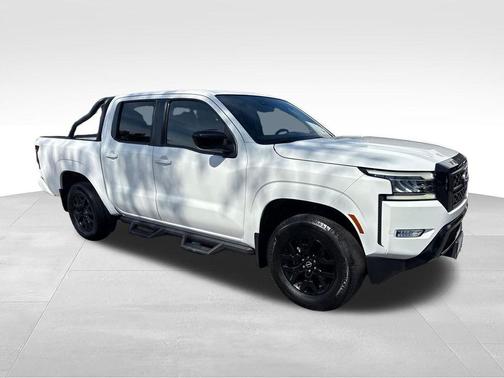Glacier White 2023 Nissan Frontier SV