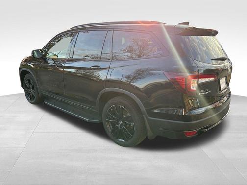 2022 Honda Pilot AWD Black Edition