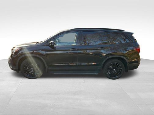 2022 Honda Pilot AWD Black Edition