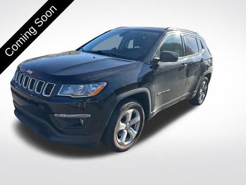 Diamond Black Crystal Pearlcoat 2019 Jeep Compass Latitude