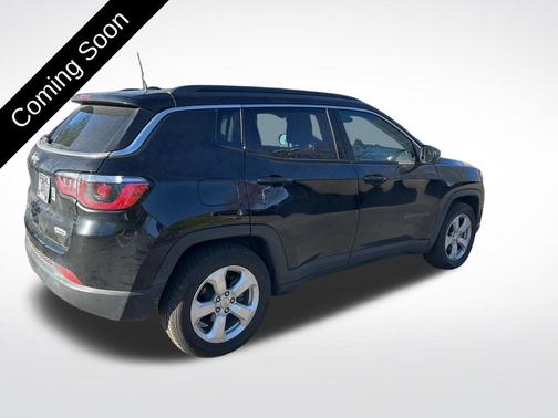 Diamond Black Crystal Pearlcoat 2019 Jeep Compass Latitude