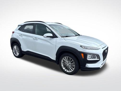 Chalk White 2020 Hyundai KONA SEL Plus