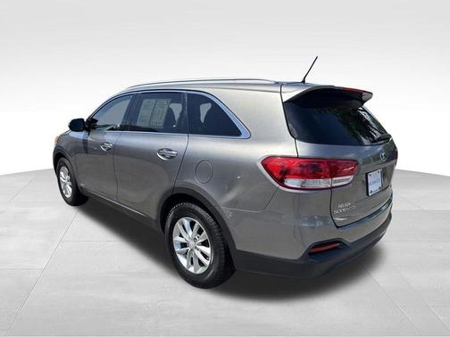 Titanium Silver 2016 Kia Sorento LX