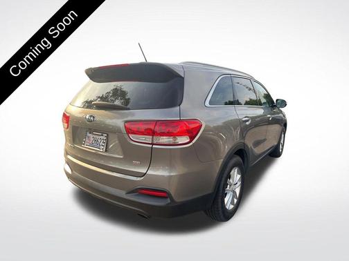 Titanium Silver 2016 Kia Sorento LX