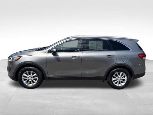Titanium Silver 2016 Kia Sorento LX