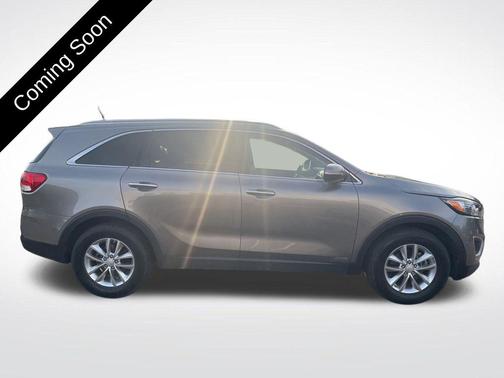 Titanium Silver 2016 Kia Sorento LX
