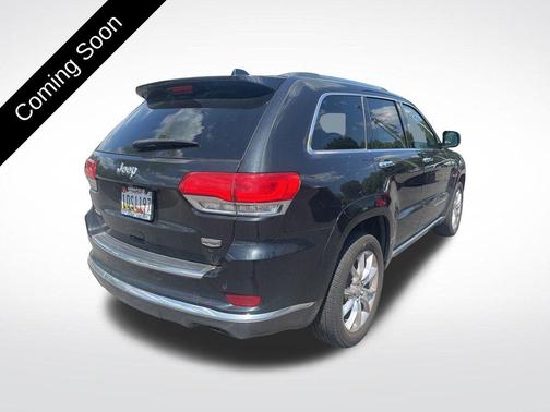Brilliant Black Crystal Pearlcoat 2016 Jeep Grand Cherokee Summit