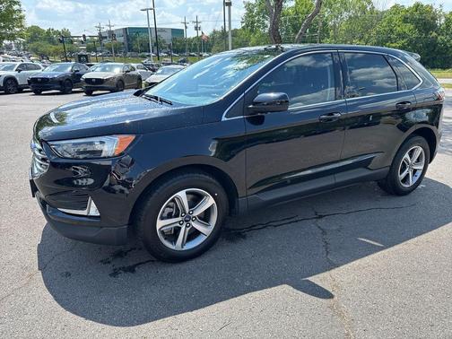 Agate Black Metallic 2022 Ford Edge SEL