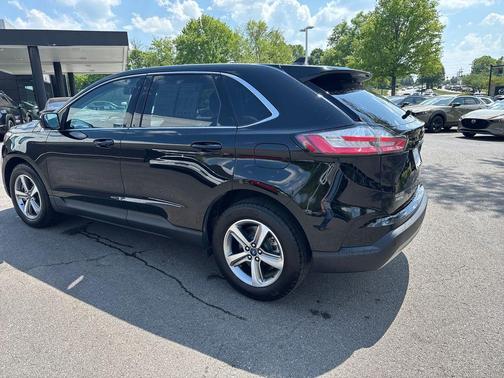 Agate Black Metallic 2022 Ford Edge SEL