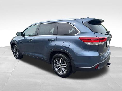Shoreline Blue Pearl 2019 Toyota Highlander XLE