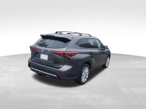 Magnetic Gray Metallic 2021 Toyota Highlander Hybrid Limited
