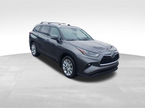 Magnetic Gray Metallic 2021 Toyota Highlander Hybrid Limited