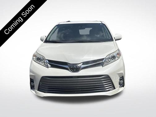 Blizzard Pearl 2019 Toyota Sienna XLE