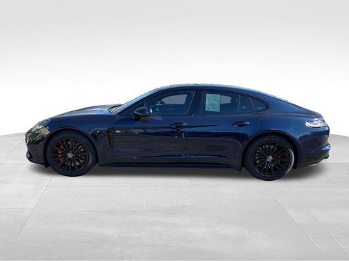 2022 Porsche Panamera GTS