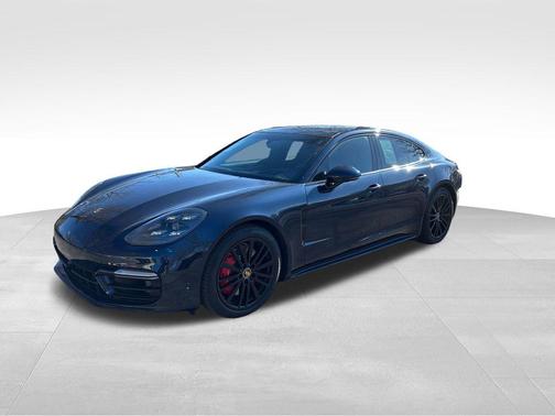 2022 Porsche Panamera GTS